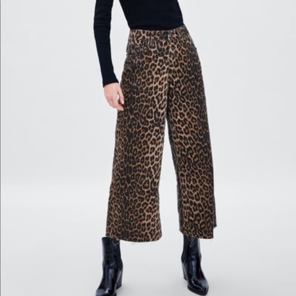Zara Mid-High Rise Cutlotte Leopard Print Jeans